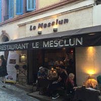 Foto tirada no(a) Le Mesclun Restaurant por Brian L. em 6/24/2015