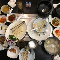 Das Foto wurde bei Seoul Garden Restaurant von Momar V. am 6/17/2017 aufgenommen