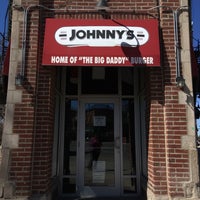 Photo taken at Johnny&amp;#39;s Beef &amp;amp; Gyros Lincoln Park by Angie G. on 3/23/2018