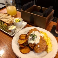 Foto scattata a Drawl Southern Cookhouse And Whiskey Room da Ryan J. il 2/23/2019