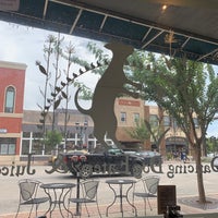 Photo taken at The Dancing Dog Eatery &amp;amp; Juicery by Vikki B. on 8/17/2019