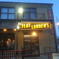 3/17/2014 tarihinde Trevor D.ziyaretçi tarafından Flat Lander&amp;#39;s Bar'de çekilen fotoğraf