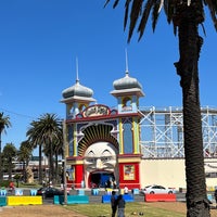 Foto diambil di Luna Park Melbourne oleh Stuart B. pada 12/17/2022