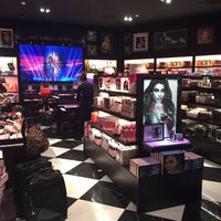 Photo taken at Victoria&amp;#39;s Secret by Libia P. on 3/24/2016