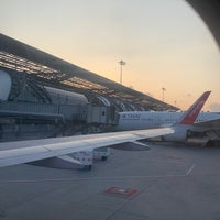 Photo taken at Gate D8 by 𝗁𝖾𝗋𝗈シ on 5/3/2023
