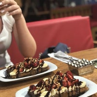 Photo taken at Melisa Waffle by Gizem Erimşen Emir 🐆 on 5/8/2018