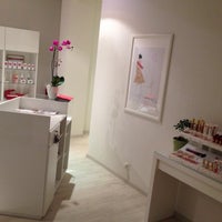 Foto scattata a Rosa Cosmetics da rosa cosmetics il 1/28/2016
