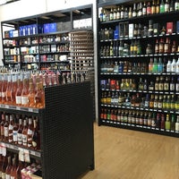 Das Foto wurde bei The Liquor Store.com von The Liquor Store.com am 6/3/2016 aufgenommen