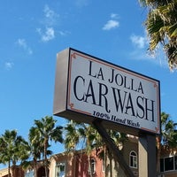 Foto diambil di La Jolla Car Wash oleh FUSANO pada 11/27/2013
