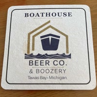 Photo taken at Boathouse Beer Co. &amp;amp; Boozery by Jon S. on 8/18/2022