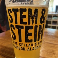 Foto tirada no(a) The Stem and Stein por Heath W. em 10/23/2021