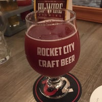 12/12/2019 tarihinde Heath W.ziyaretçi tarafından Rocket City Craft Beer'de çekilen fotoğraf