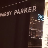 Foto scattata a Warby Parker da mydarling il 3/21/2019