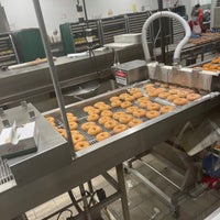 Photo taken at Krispy Kreme Doughnuts by mydarling on 5/21/2022