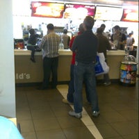 Foto scattata a McDonald&amp;#39;s da Atul S. il 9/19/2012