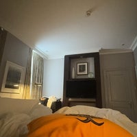 รูปภาพถ่ายที่ Grosvenor House Hotel, a JW Marriott Hotel โดย 3a9m เมื่อ 4/20/2024