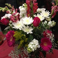 2/16/2013에 Dave W.님이 Whitley&amp;#39;s Flowers에서 찍은 사진