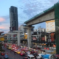 Photo taken at Lat Phrao Square Flyover by DaR on 11/8/2018