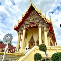 Photo taken at Wat Siri Kamalawat (Wat Mai Sena) by DaR on 6/15/2023