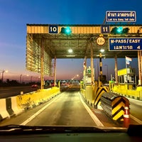 Photo taken at Lat Krabang Toll Gate (Inbound) by DaR on 1/3/2024