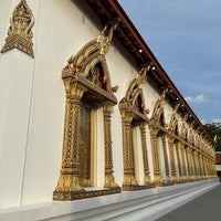 Photo taken at Wat Chana Songkhram by DaR on 8/19/2023