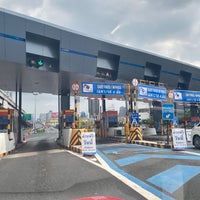 Photo taken at Din Daeng Toll Plaza by DaR on 5/26/2021