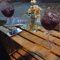 Foto tomada en PLATO Cafe &amp;amp; Wine Bar  por Tatevik Z. el 9/5/2015