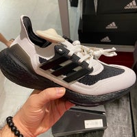 Photo taken at Adidas Factory Outlet by Smlrf S. on 12/31/2021