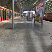 Photo taken at Gleis 10/11 (S-Bahn) by Linus L. on 4/11/2020