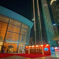 Foto diambil di Dubai Opera oleh Rami pada 4/19/2024