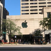 Photo taken at Apple North Michigan Avenue by C W. on 10/13/2017