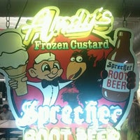 Foto tirada no(a) Andy&amp;#39;s Frozen Custard por Beertracker em 8/7/2013