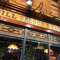 Foto scattata a Mill Hill Saloon da Brian G. il 12/22/2018