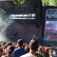 Photo taken at Shaky Knees Music Festival by Myers B. on 5/14/2017