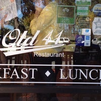 Foto tirada no(a) Old 41 Restaurant por Ike L. em 1/26/2014