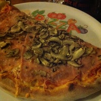 Photo taken at Pizzeria Mozzarella by Marko on 10/3/2012