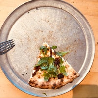 7/4/2018 tarihinde Michael M.ziyaretçi tarafından Burrata Wood Fired Pizza'de çekilen fotoğraf