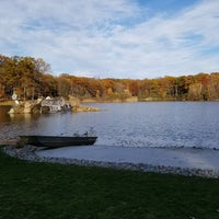 11/4/2017 tarihinde Nicholas T.ziyaretçi tarafından Rock Island Lake Club'de çekilen fotoğraf