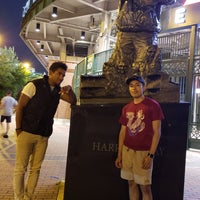 Photo taken at Harry Caray Statue by Omri Amrany &amp;amp; Lou Cella by Mary Jane S. on 7/25/2018