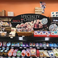Photo taken at Spec&amp;#39;s Wines, Spirits &amp;amp; Finer Foods by S L M. on 3/7/2018