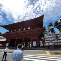 Photo taken at 増上寺前交差点 by みく on 7/26/2019