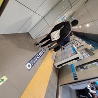 Photo taken at Tozai Line Nihombashi Station (T10) by みく on 5/15/2023
