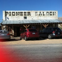Foto tomada en Pioneer Saloon Goodsprings, Nevada  por Kristina V. el 9/30/2012