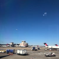 Photo taken at Gate B6 by Laureen H. on 1/6/2018