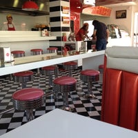 รูปภาพถ่ายที่ Rollin Diner โดย Christos L. เมื่อ 10/16/2012