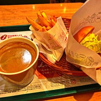 Photo taken at MOS Burger by youhei_red on 1/14/2022