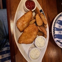 Photo taken at Duke&amp;#39;s Seafood &amp;amp; Chowder by Erik G. on 10/12/2021