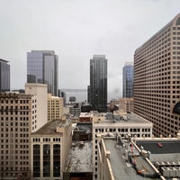 Foto diambil di Hilton Motif Seattle oleh Erik G. pada 4/9/2023