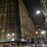 Photo taken at Martinique New York on Broadway, Curio Collection by Hilton by Erik G. on 3/31/2022