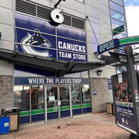 4/4/2023 tarihinde Erik G.ziyaretçi tarafından Canucks Team Store'de çekilen fotoğraf